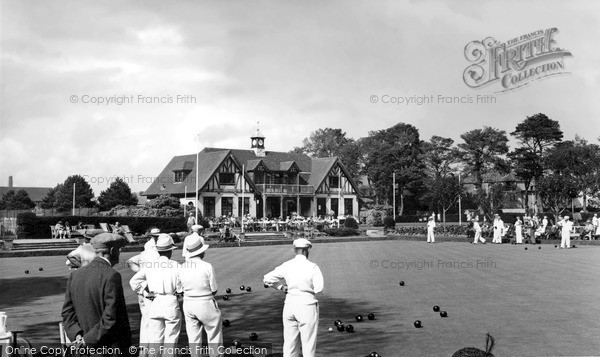Worthing, Bowling Green And Pavilion, Beach Park c.1955