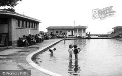 Worthing, Paddling Pool c1955
