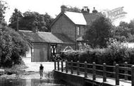 The Ford c.1955, Wraysbury