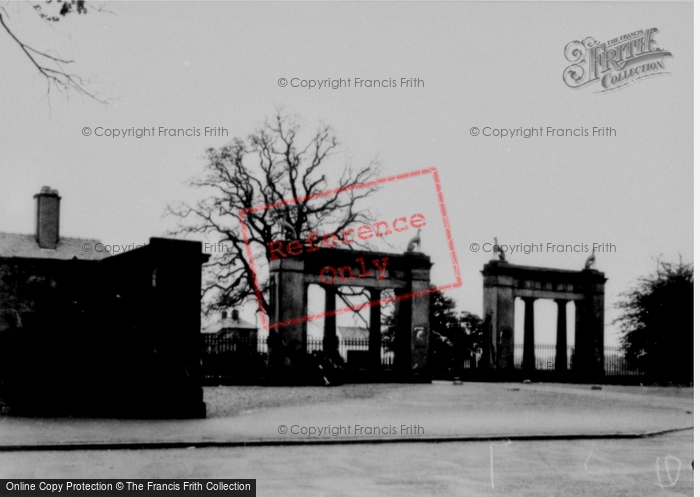 Photo of Wrexham, Acton Park Entrance c.1950