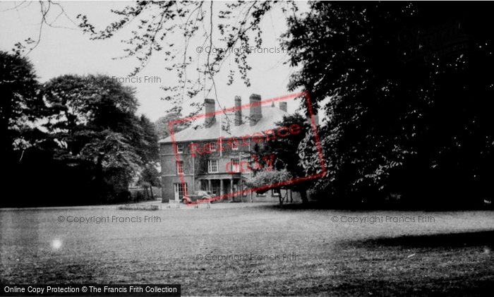 Photo of Wrexham, Bodhyfryd Park c.1960