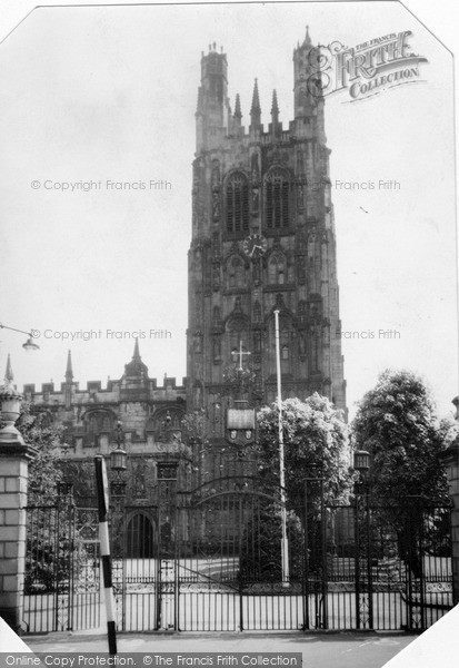 Photo of Wrexham, Church Of St Giles c.1965