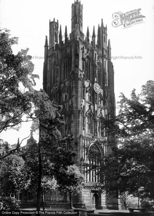 Photo of Wrexham, St Giles Church c.1935
