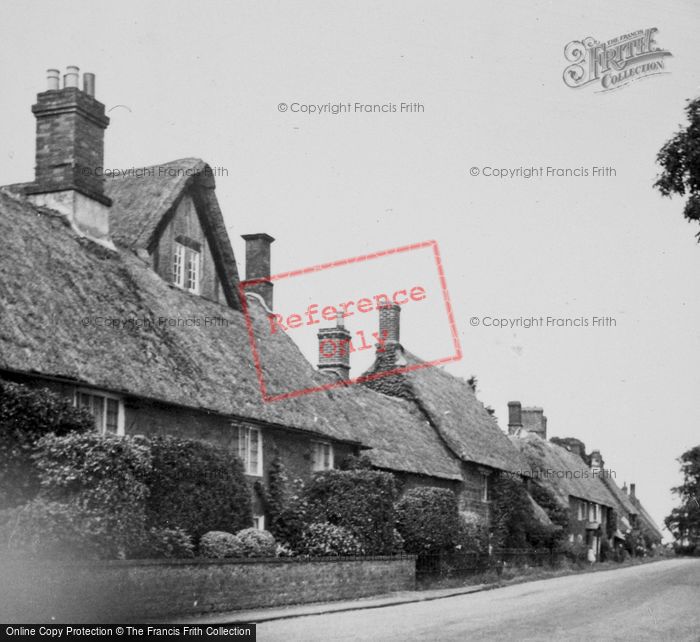 Photo of Wroxton, Village c.1930