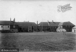 College 1906, Wye