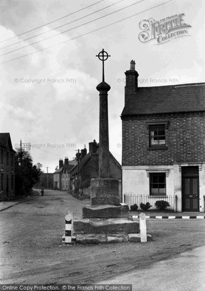 Photo of Wyre Piddle, The Cross c.1965