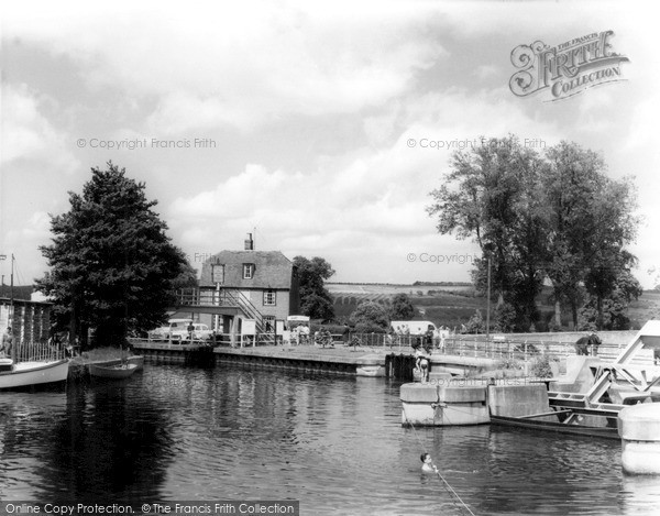 Photo of Yalding, the Medway c1960