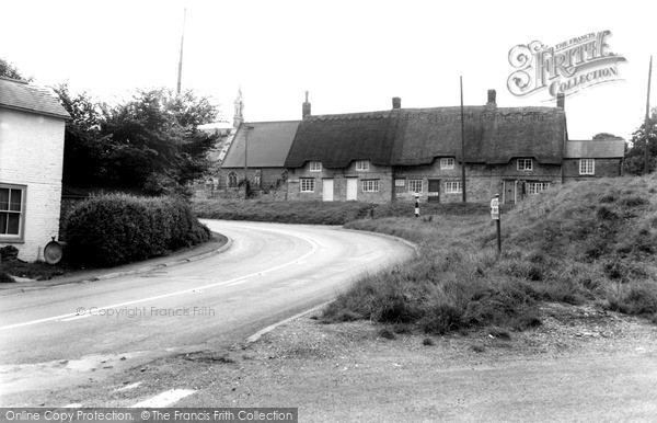 Photo of Yardley Gobion, Grafton Road c.1965