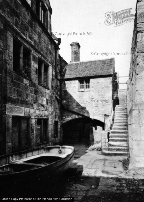 Photo of Yarmouth, Castle Courtyard c.1930