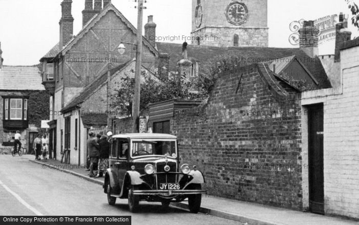 Photo of Yarmouth, Morris Major Car c.1955