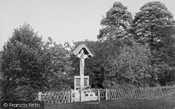 Memorial Cross 1919, Yateley