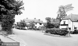 Reading Road c.1960, Yateley