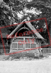 The Old Well c.1960, Yattendon