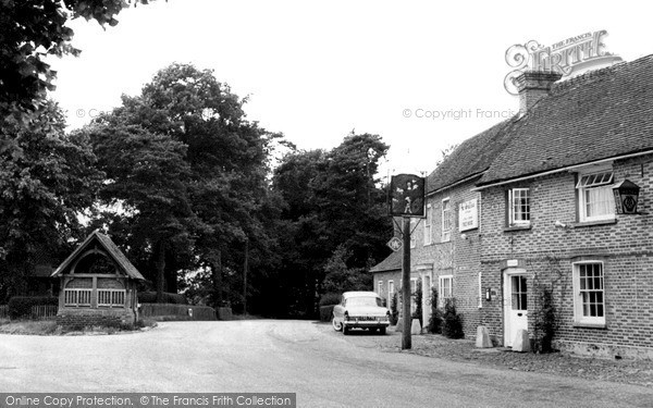 Photo of Yattendon, the Royal Oak and Old Well c1960