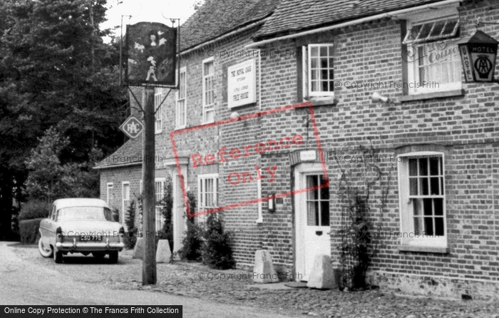 Photo of Yattendon, The Royal Oak c.1960