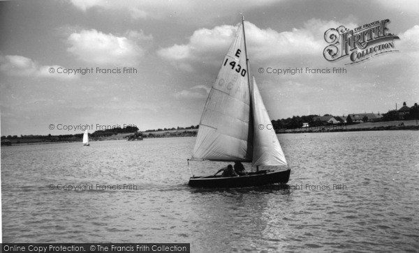 Photo of Yeadon, Sailing At The Tarn c.1965