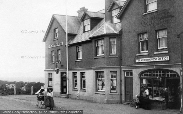 Photo of Yelverton, Post Office And Hotel 1910