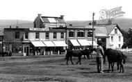 The Corner Café 1934, Yelverton