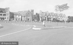 The Roundabout c.1955, Yelverton