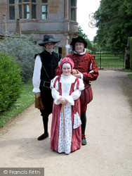 Costumes At Montacute 2004, Yeovil