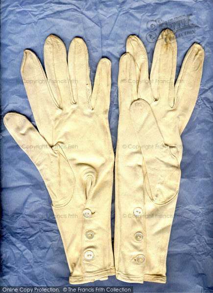 Photo of Yeovil, Gloves 2004