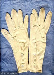 Gloves 2004, Yeovil