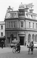 Ladies In High Street c.1955, Yeovil
