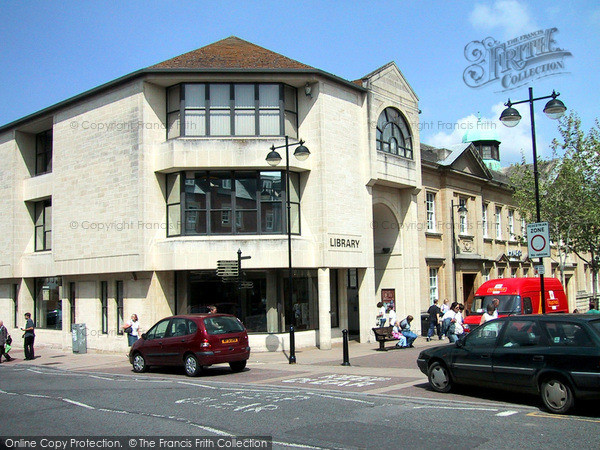 Photo of Yeovil, Library 2004