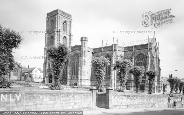 Photo of Yeovil, Parish Church c.1965