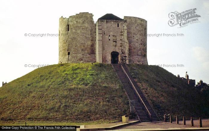 Photo of York, Clifford's Tower c.1985