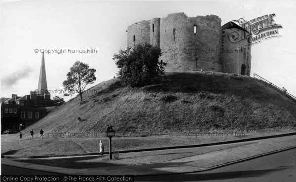 Photo of York, Cliffords Tower c.1960