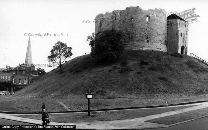 Photo of York, Cliffords Tower c.1960