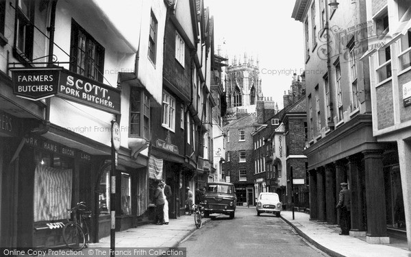 Photo of York, Low Petergate c.1960