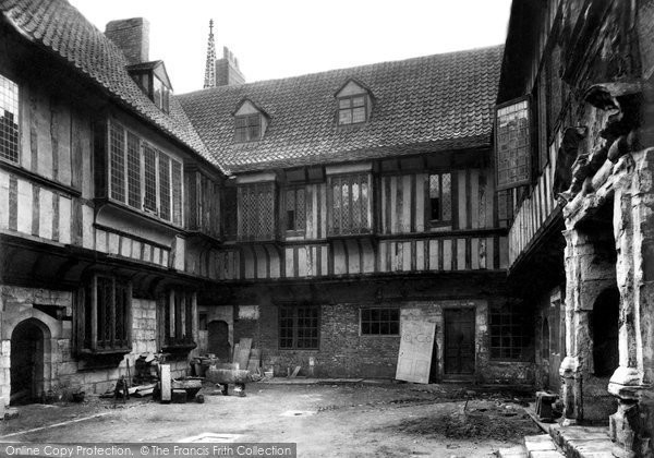 Photo of York, St William's College 1909