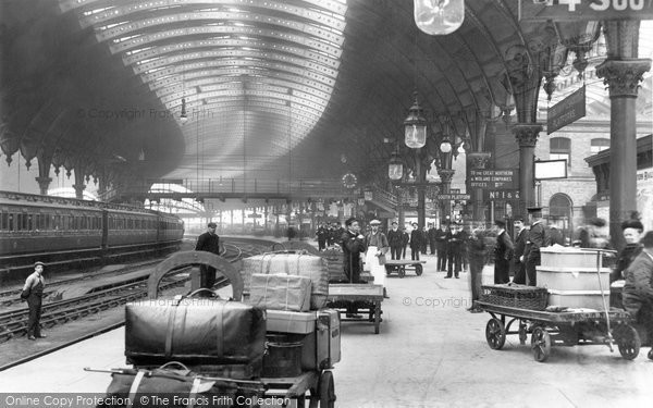 Photo of York, The Railway Station 1909