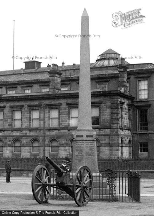 Photo of York, The War Monument 1909