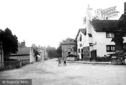 Village 1909, Yoxford