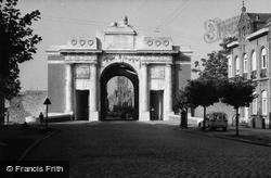 Menin Gate 1966, Ypres