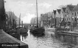 Canal Scene c.1930, Zwolle
